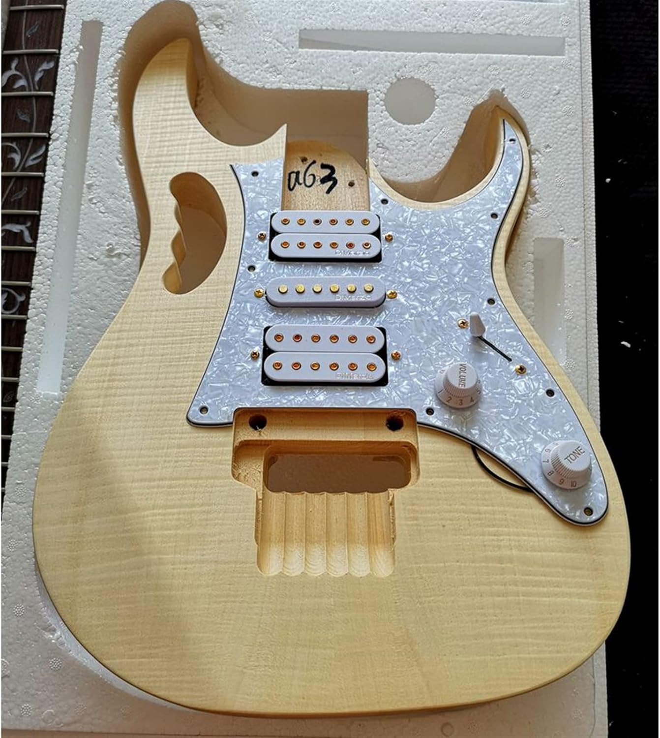 DIY Electric Guitar Kit Unfinished Guitar Basswood Body Rosewood Fingerboard Maple Neck Electric Guitar Assembly Accessories