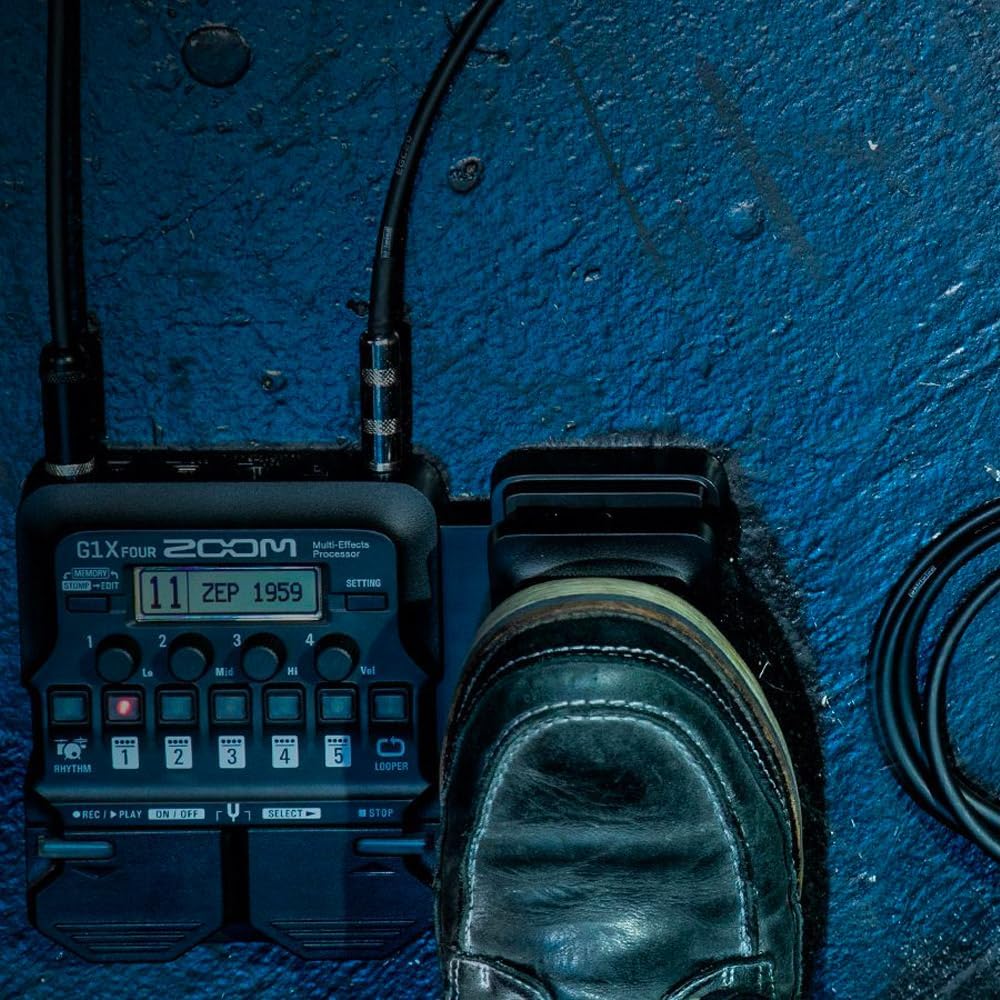 Zoom G1X Four Multi-Effects Processor with Expression Pedal for Electric Guitar