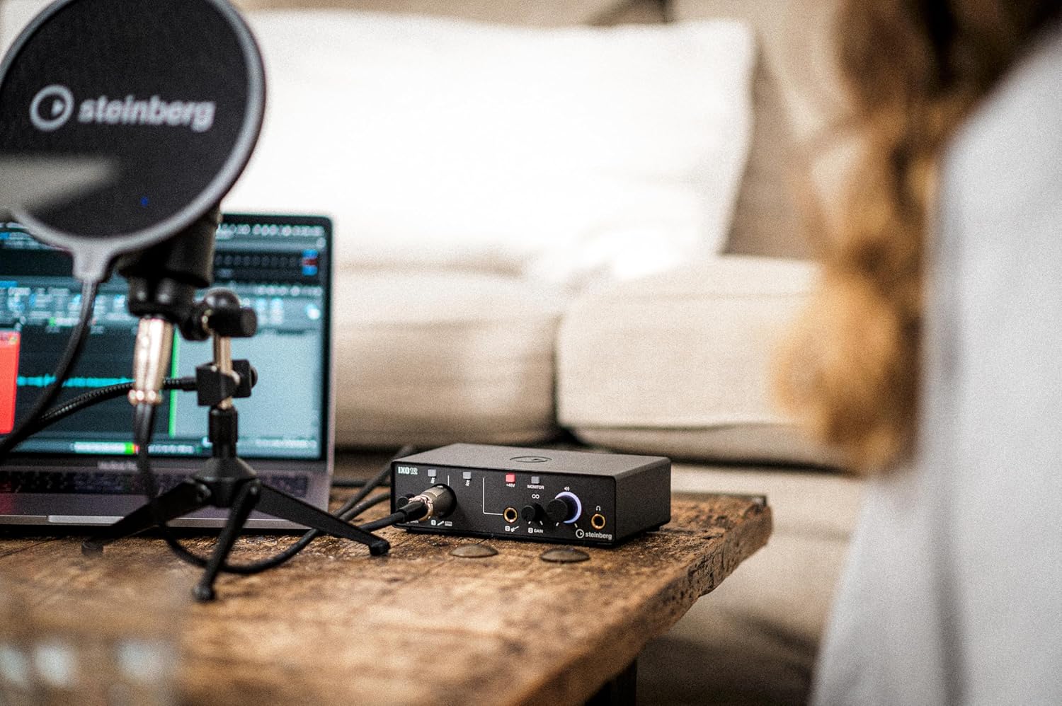 Steinberg IXO12 Black, 2x2 USB 2.0 24-Bit/192kHz Audio Interface With Cubase AI, Cubasis LE and Steinberg Plus Software