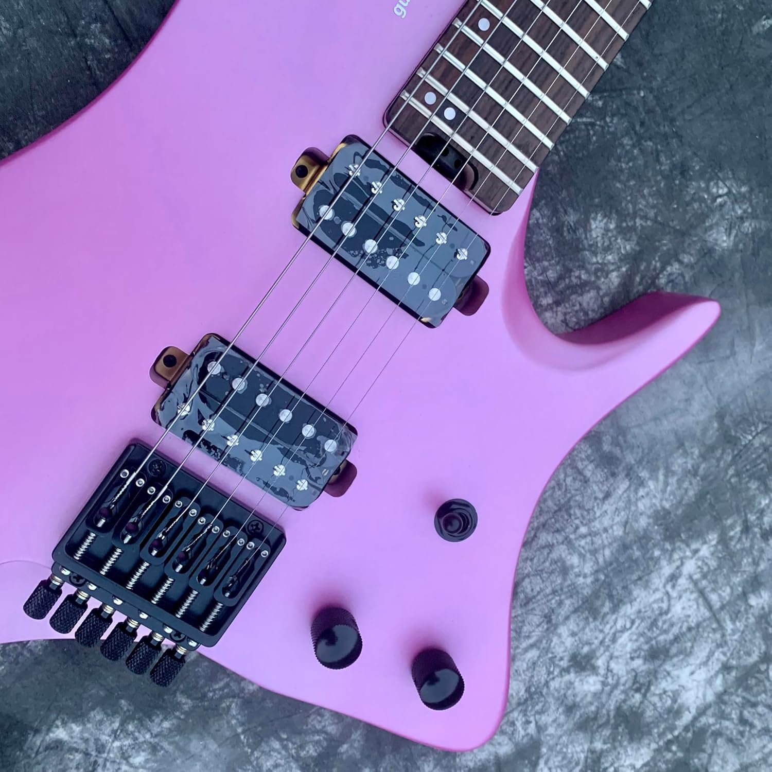 Headless 6-String Electric Guitar with Humbucker Pickups, Maple Neck, Rosewood Fretboard – Available in Purple & White, Perfect for Rock and Metal Professional Guitar (violet)