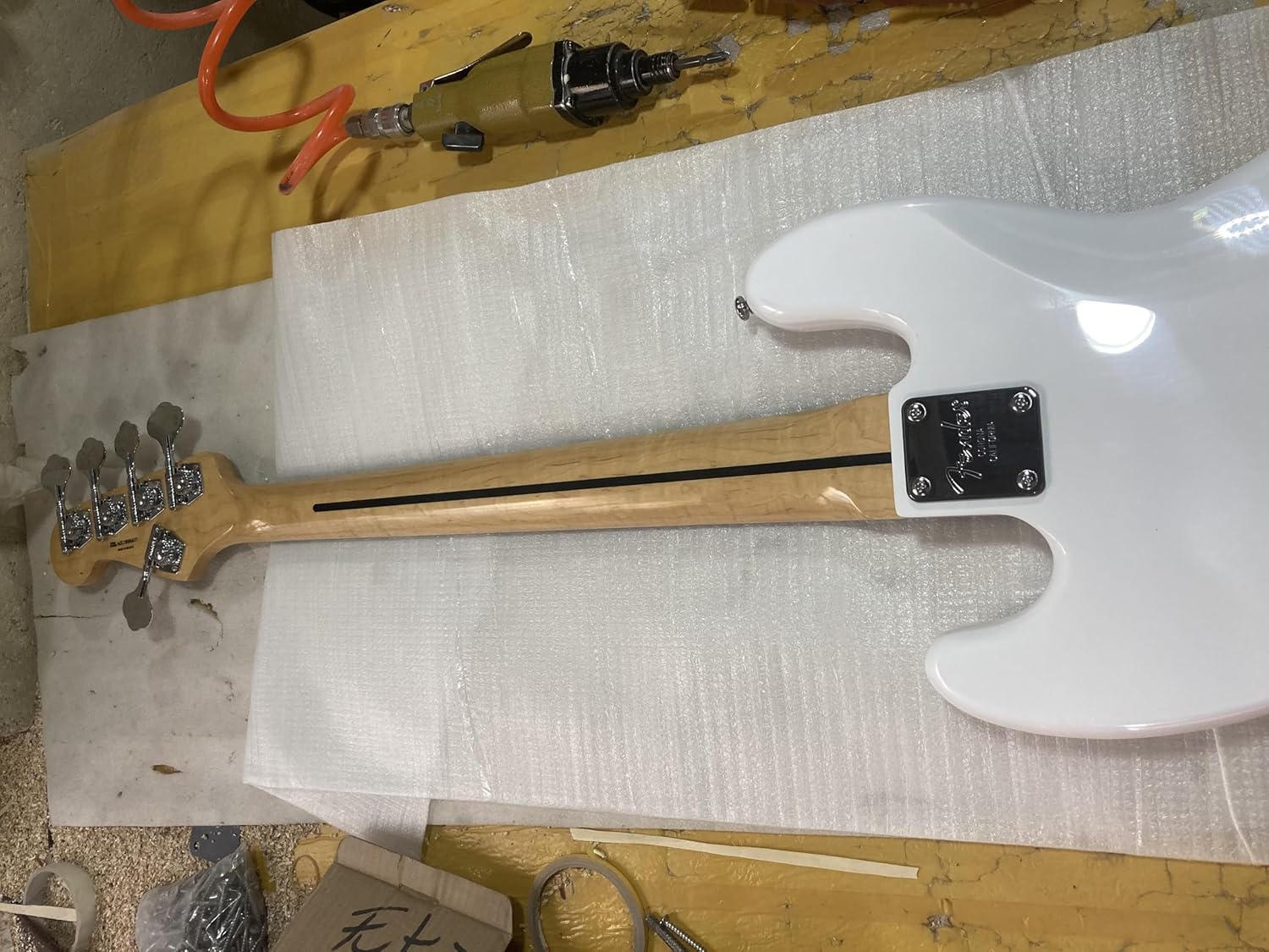 Custom White 5 Strings Bass Electric Guitar Basswood Body Chrome Hardware Glossy Finish