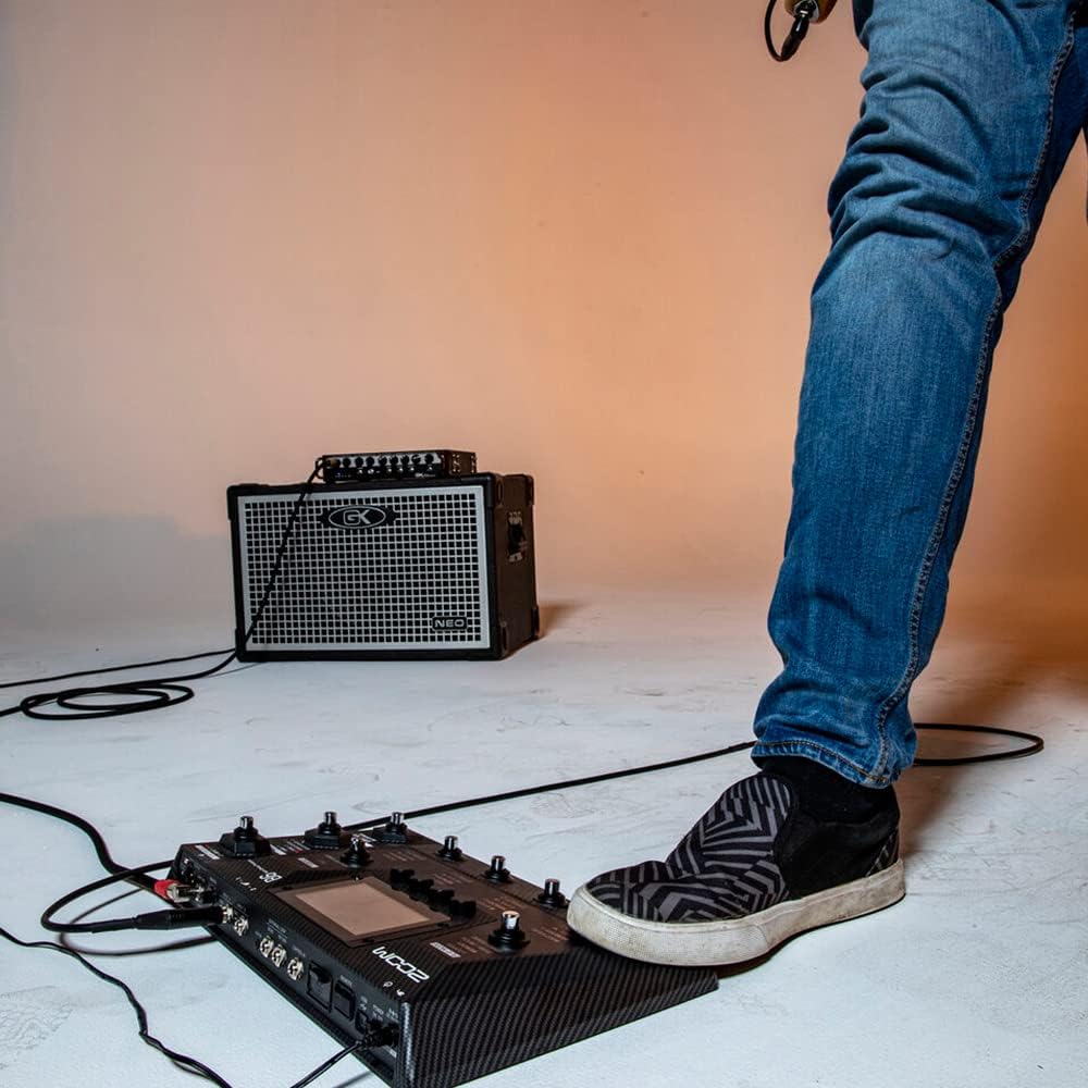 Zoom B6 Bass Multi-Effects Processor with 2-in/2-out USB Audio Interface for Electric Bass Bundle with MDR-7506 Headphones