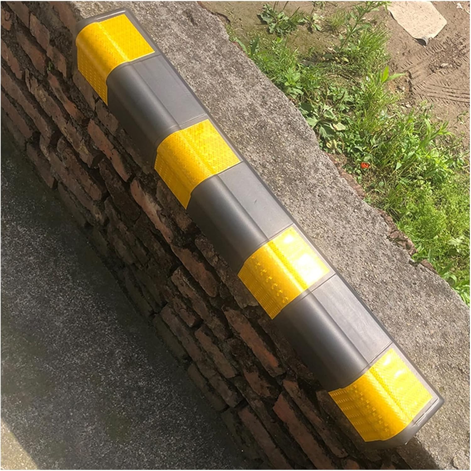 Car Parking Protector Wall Corner Guard for Parking Garages, Anti-Scratch EVA Foam Corner Guards, 0.6cm Thick Reflective Car Parking Protector Bumper Wall Corner Guards,Yellow-28pcs