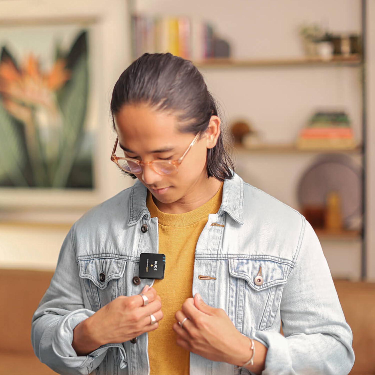 RØDE Wireless GO II TX Ultra-compact Wireless Transmitter with Built-in Microphone, On-board Recording and up to 200m Range for Filmmaking, Interviews and Content Creation (Transmitter Only)