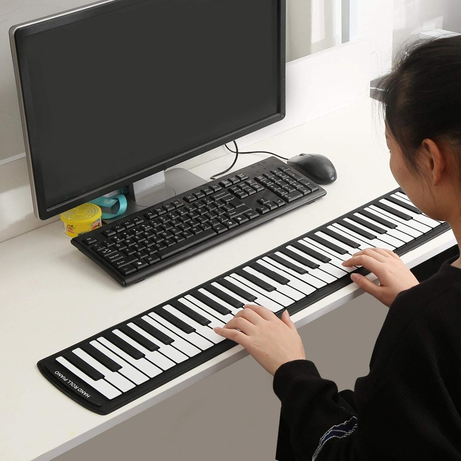 Roll up Piano,Portable 61-Keys Roll up Soft Silicone Flexible Electronic Keyboard Piano，for Home, School,For Birthday Gift