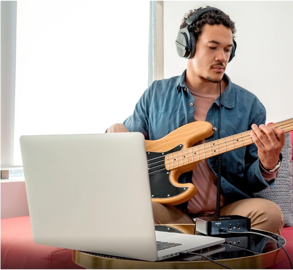 Rode Ai-1 Studio-Quality USB Audio Interface with Rode SC17 1.5m USB-C to USB-C Cable