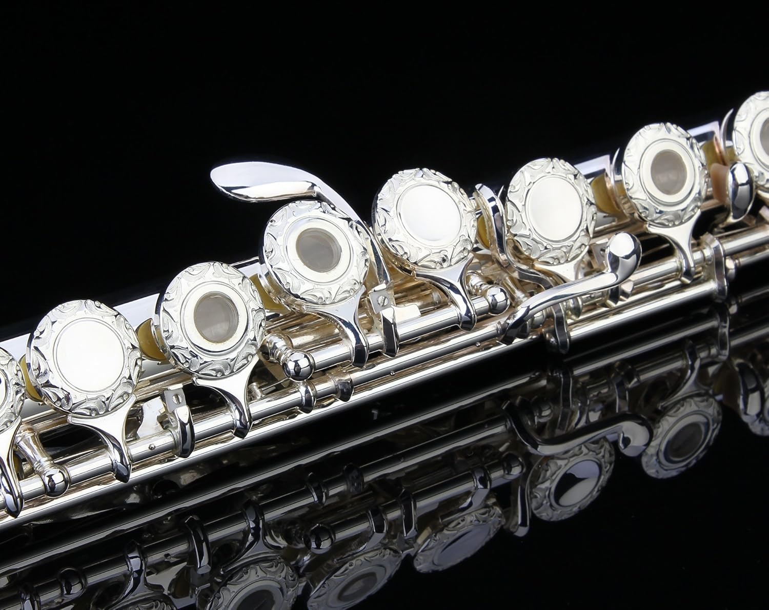 Glory HAND-ENGRAVED SILVER PLATED HIGH GRADE FLUTE 17 Hole OPEN/CLOSED C Flute With Case, Tuning Rod and Cloth and Gloves,HIGH GRADE HAND ENGRAVED