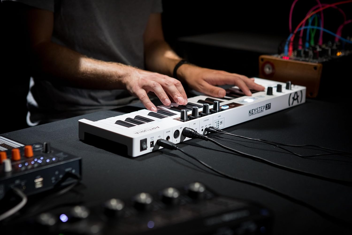 Arturia KeyStep 37 Controller & Sequencer USB/MIDI/CV Keyboard Controller
