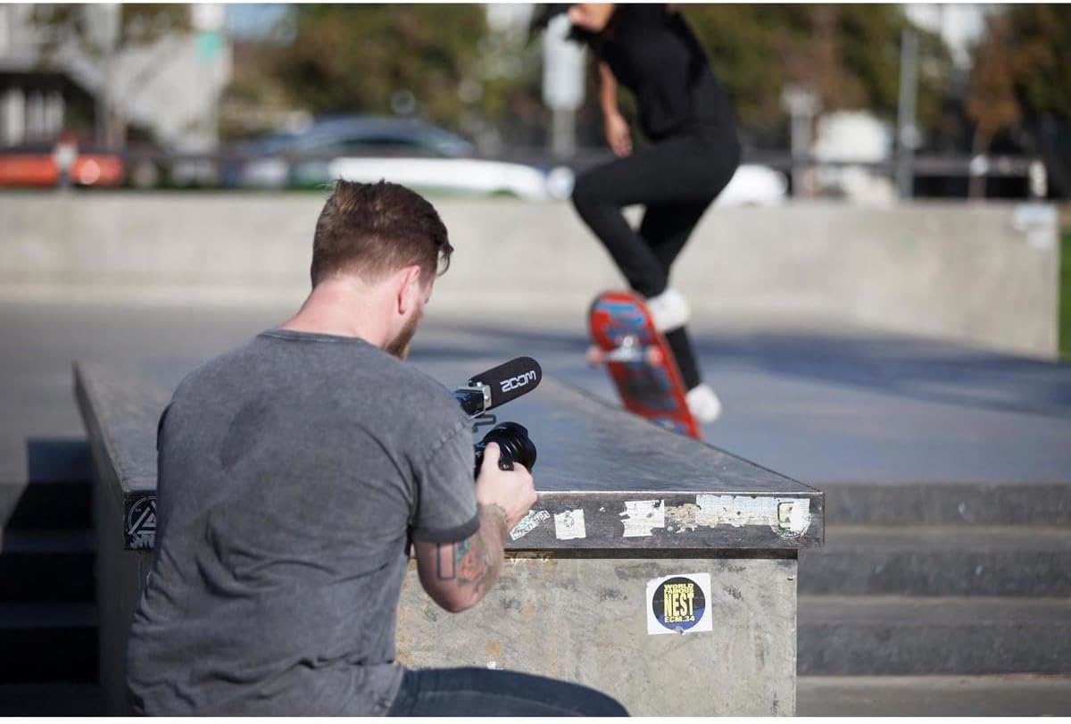 Zoom F1-SP On-Camera Microphone and Recorder, Audio for Video Recorder, Records to SD Card, Outputs to Camera, Battery Powered, Includes Shotgun Microphone