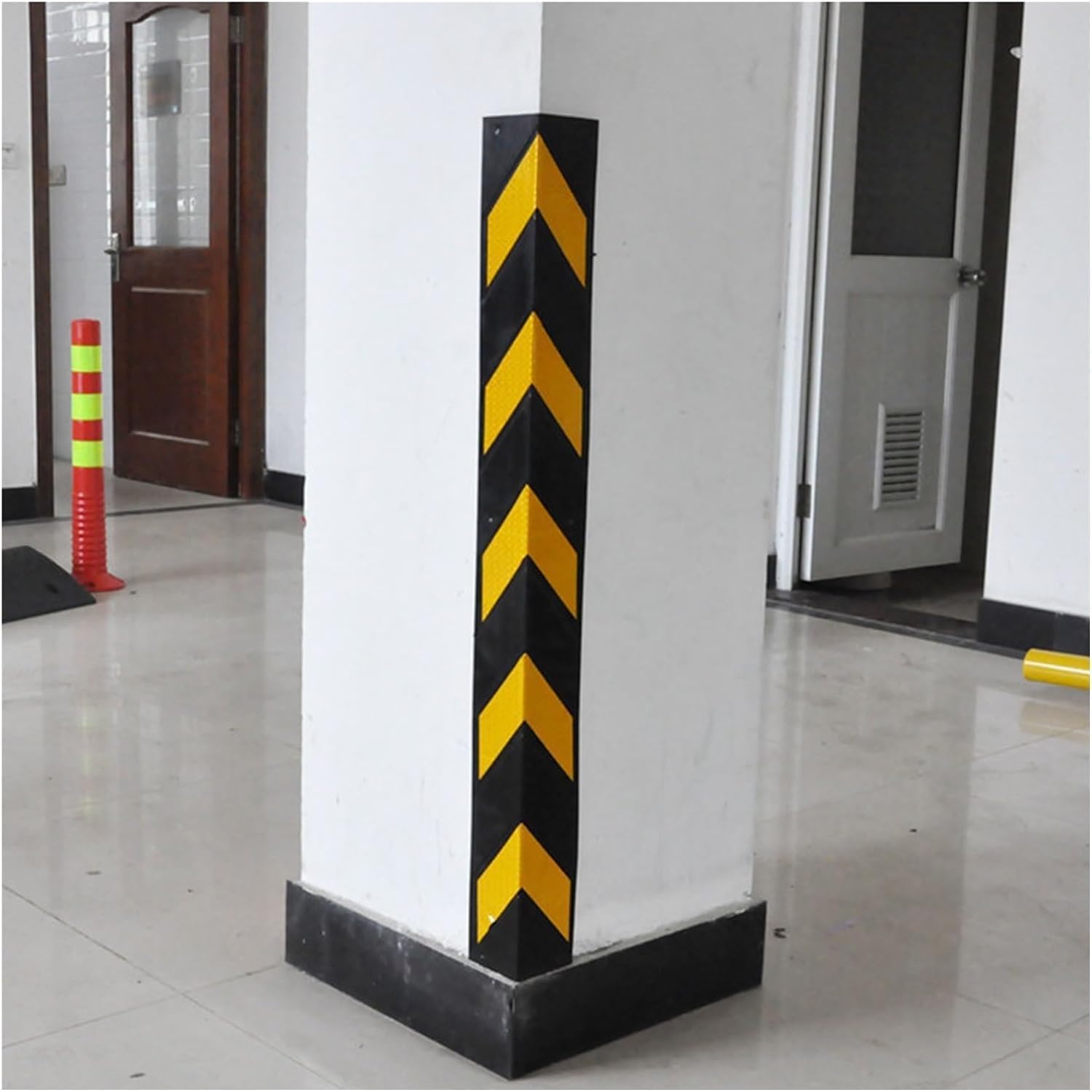 TIST Reflective Corner Guards for Car Parks and Garages with Yellow Stripes, L-Shaped Rubber Corner Guards, 1 Cm Thick(1pcs-150cm)