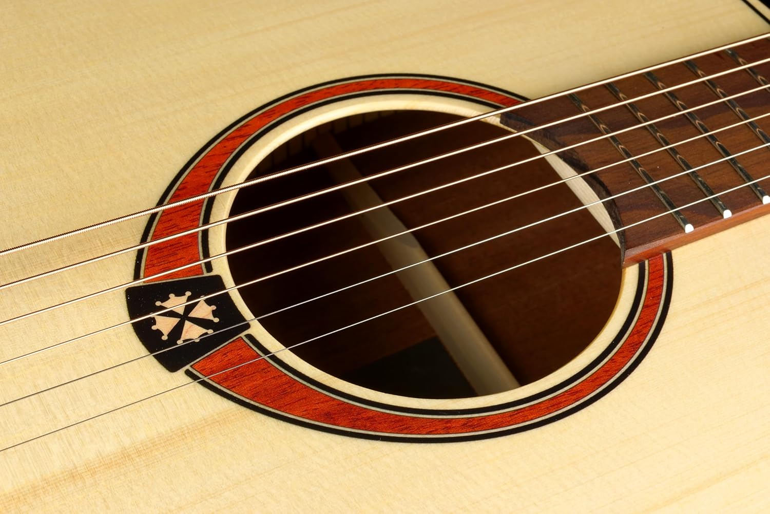 LAG GUITARS Tramontane 70 Dreadnought Natural