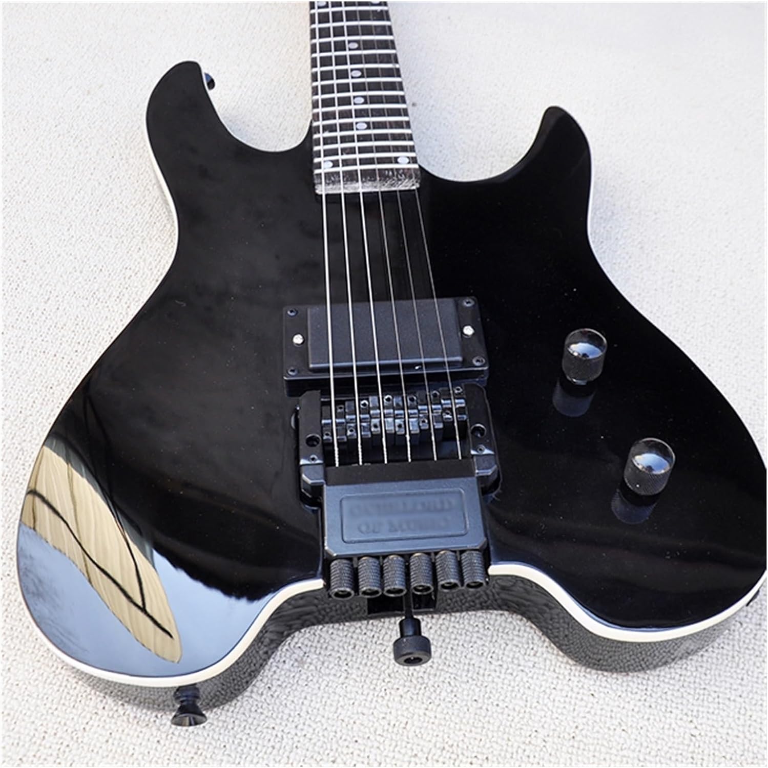 Black High Gloss Headless Electric Guitar with One Pickup Rosewood Fretboard 24 Frets Professional Headless Guitar