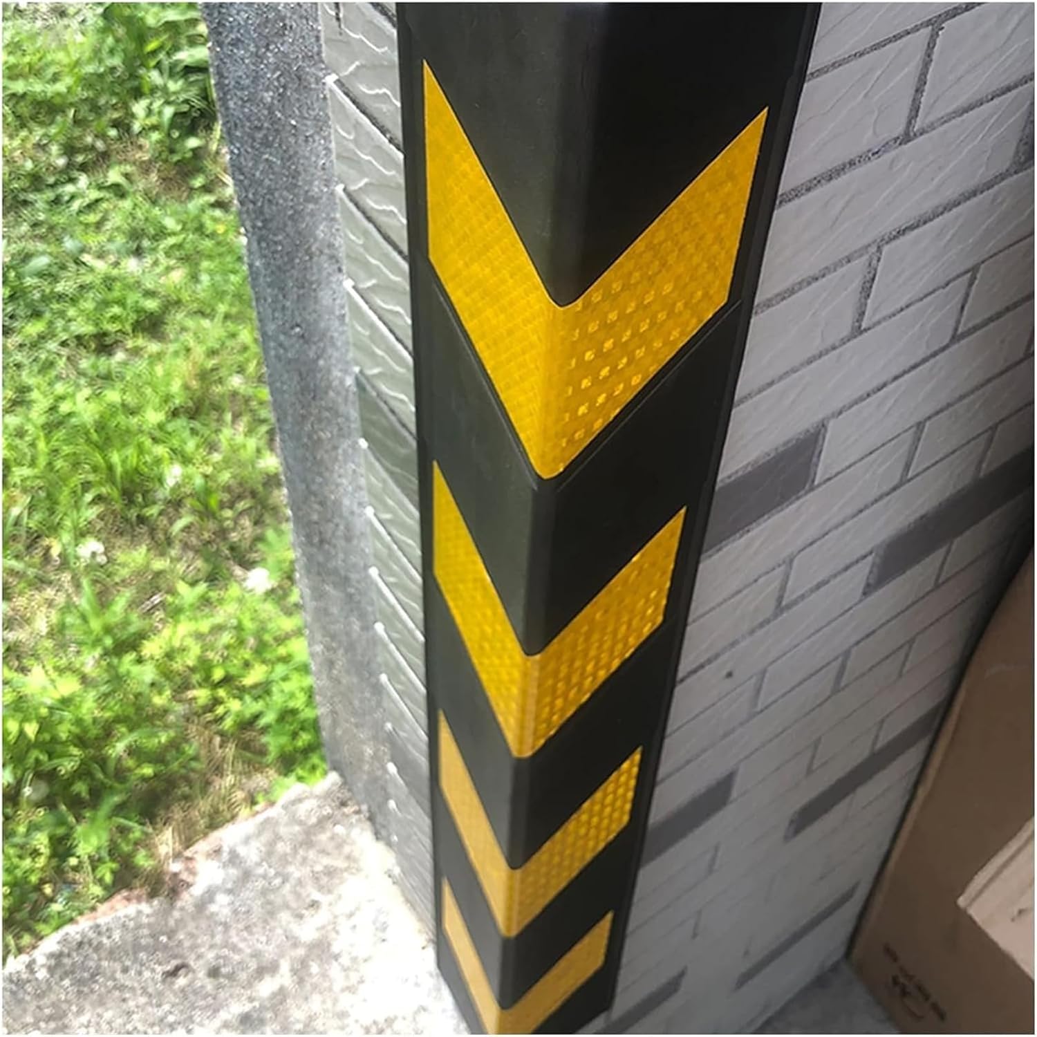 Rubber Garage Wall Protector Corner Guard, L-Shape Protector with Yellow Reflective Strips, for Car Doors Warehouses Parking (1pcs 100cm)