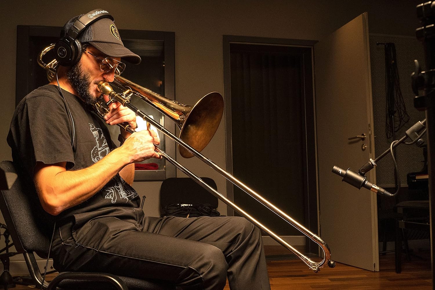 Antelope Audio Edge Note Small Diaphragm Modeling XLR Microphone — Dynamic Studio Cardioid Condenser Mic for PC Gaming, Podcasting & Recording — High SPL w/Pad Attenuator for Drums, Brass & Strings