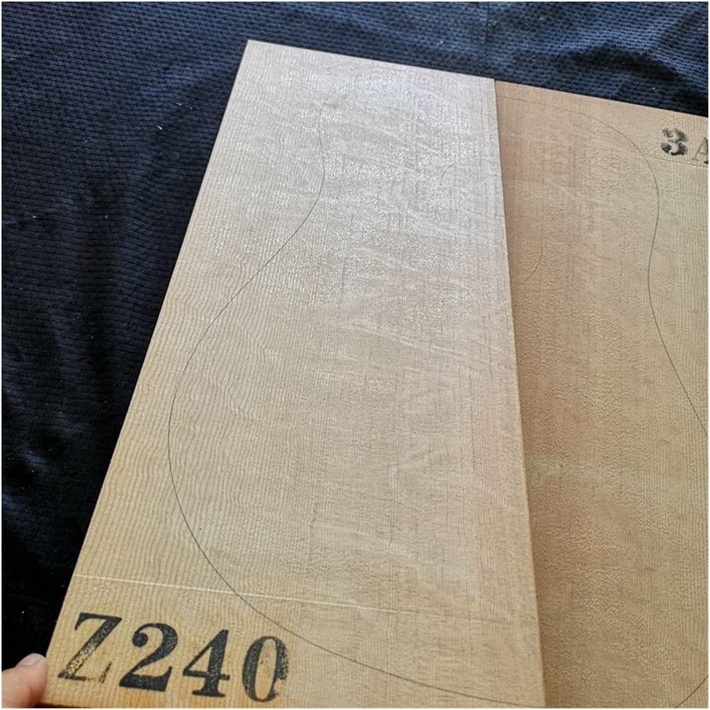 Unfinished Guitar Kit 1Set AAA Claw Pattern Sitka Spruce Solid Wood Guitar Panel Material Guitar Maintenance Material 540 * 220 * 4.5mm Handmade ​Guitar Body (Color : Z240)