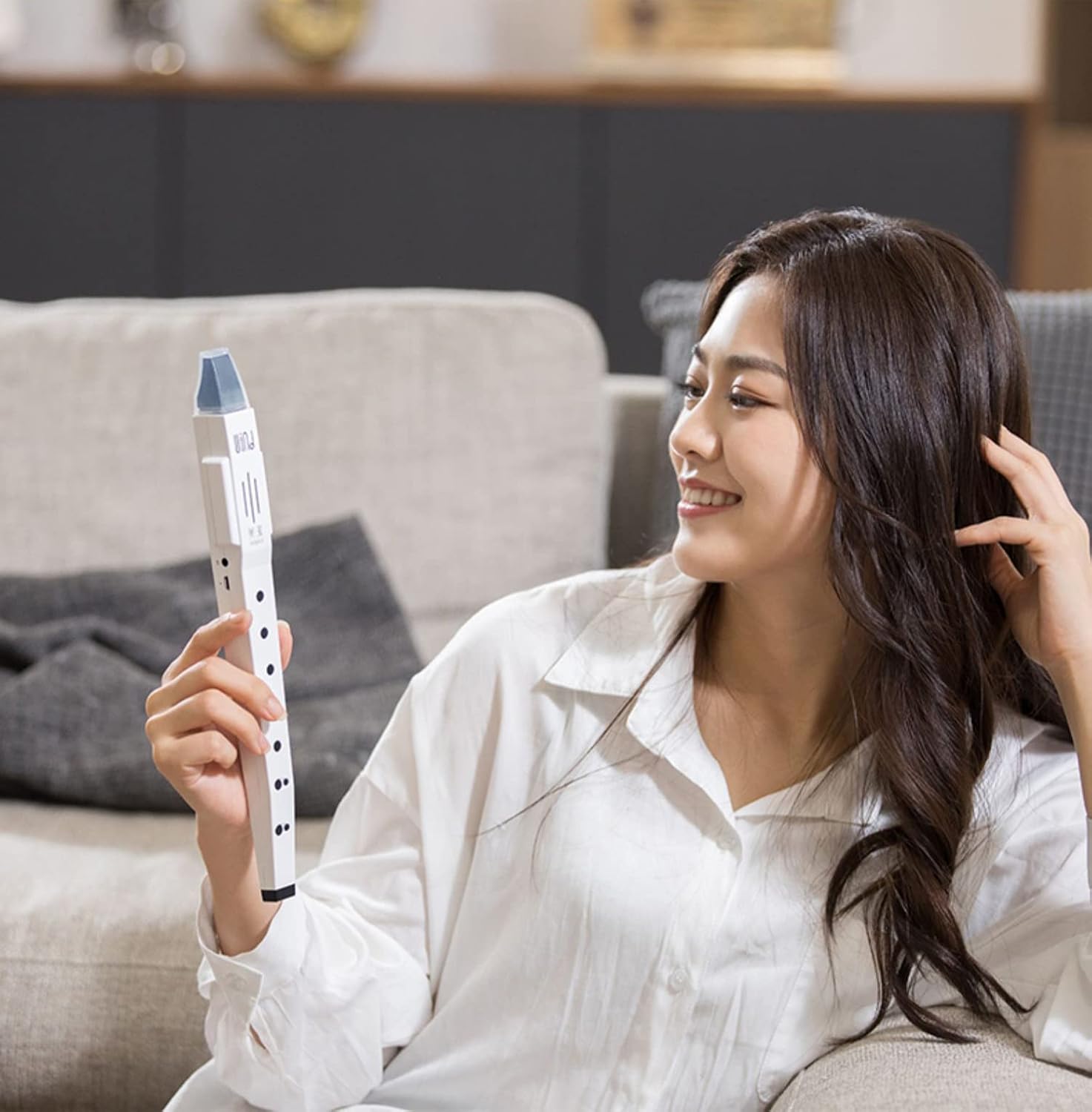 Mini Digital Wind Instrument Electronic Wind instrument with Built-in Battery Charging Mode for Imitation of various musical instrument sounds (White)