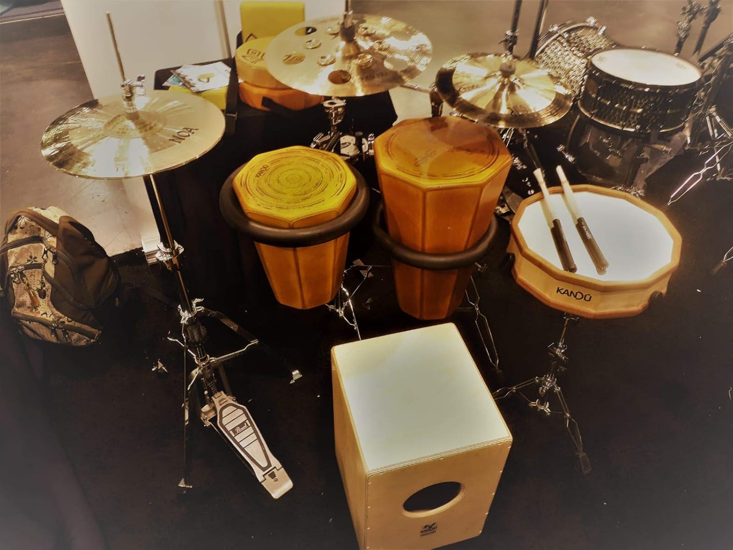 Kandu - The 13'' Cajonga The perfect combination of Conga and Cajon, fun and funky sound that somehow fits whatever kind of music you want to play. (Yellow Sahara)