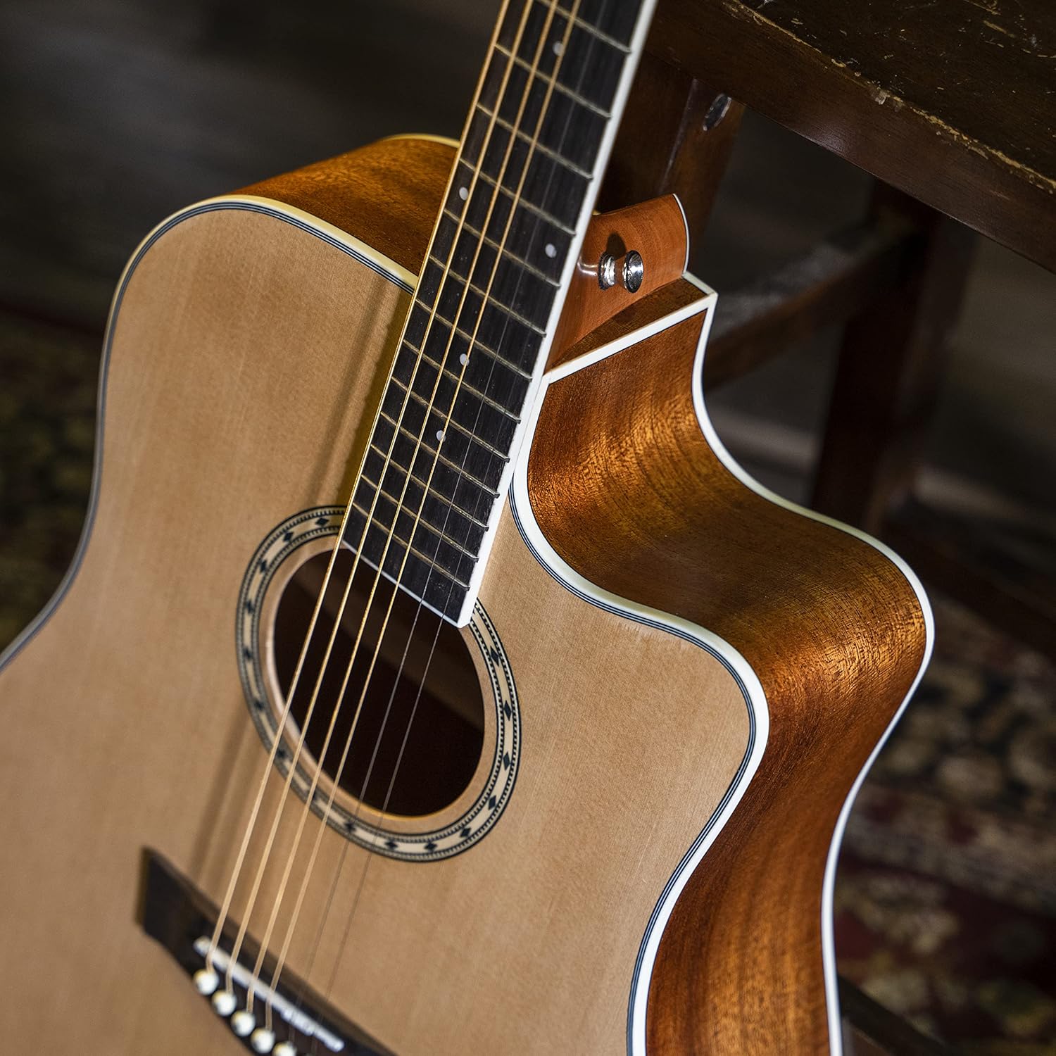 Peavey Delta Woods™ DW-2 CE™ Solid Top Cutaway Acoustic-Electric Guitar with Electronics and Case