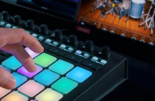 Nektar Aura - Beat Composer and DAW Controller, Metallic Grey, 16 Pads