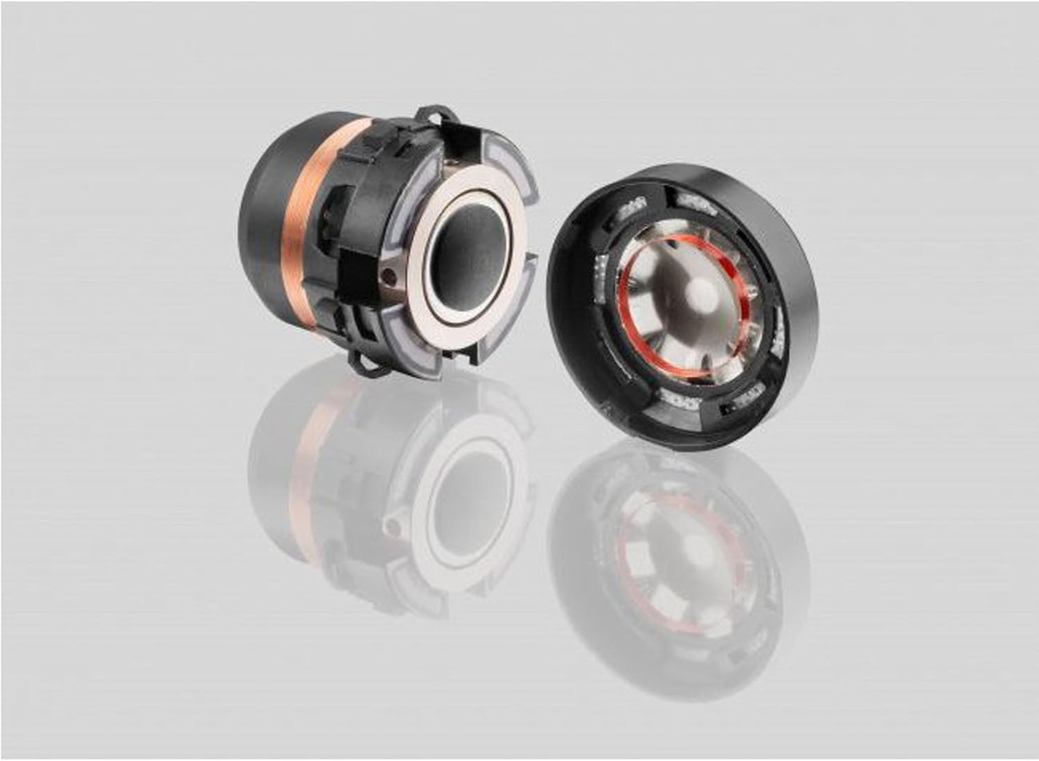 Beyerdynamic TG V70 s Professional Dynamic Hypercardioid Microphone for Vocals, with Lockable On/Off Switch