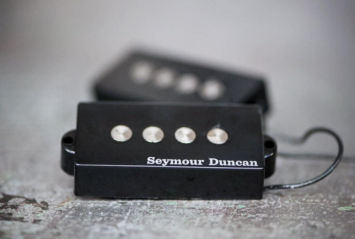 Seymour Duncan Quarter Pound™ P-Bass 4 String Pickup Bundle w/ 12x Fender Guitar Picks, and Liquid Audio Polishing Cloth