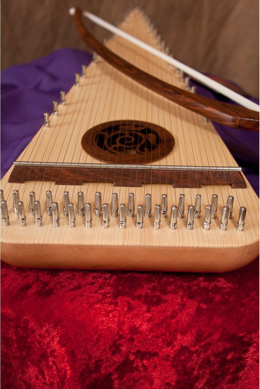 Roosebeck Alto Rounded Psaltery - Right Hand