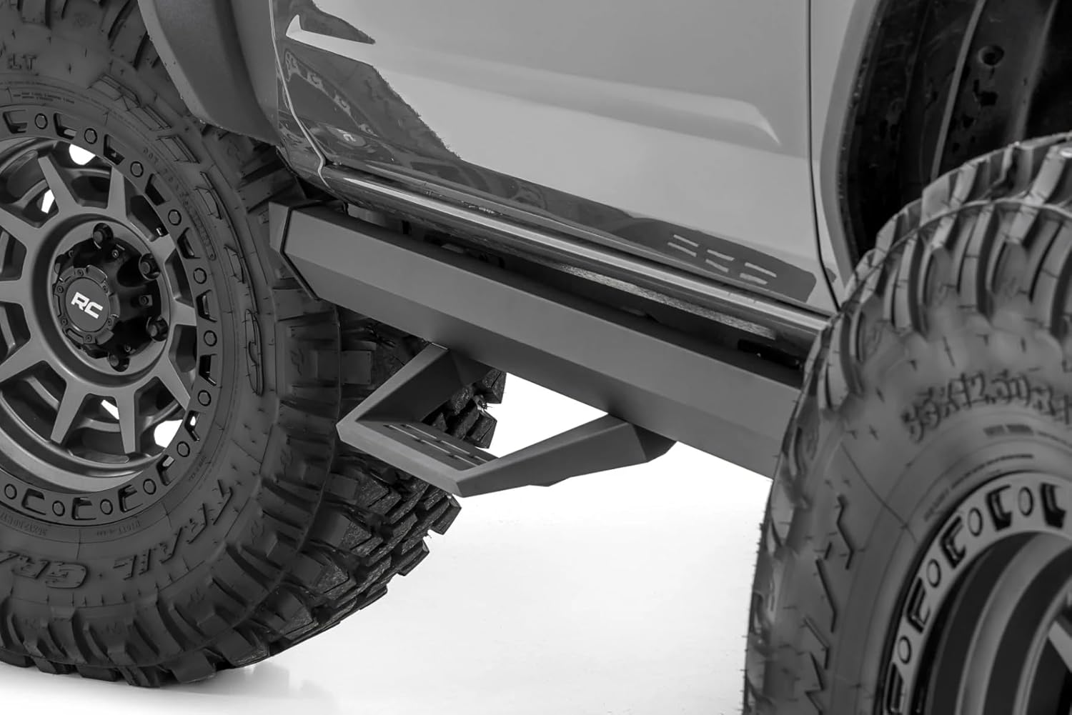 Rough Country SRL2 Aluminum Side Steps for Ford Bronco (2021-2025) 2-Door - Modular Running Boards with Adjustable Step Placement