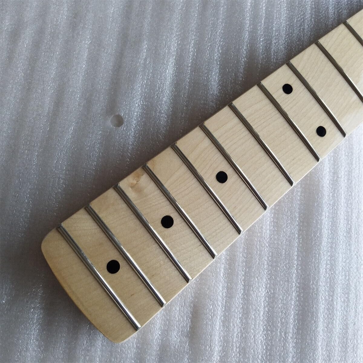 Gloss Maple 4 String 19 Fret 30 Inch Fretboard Electric Bass Guitar Neck Parts