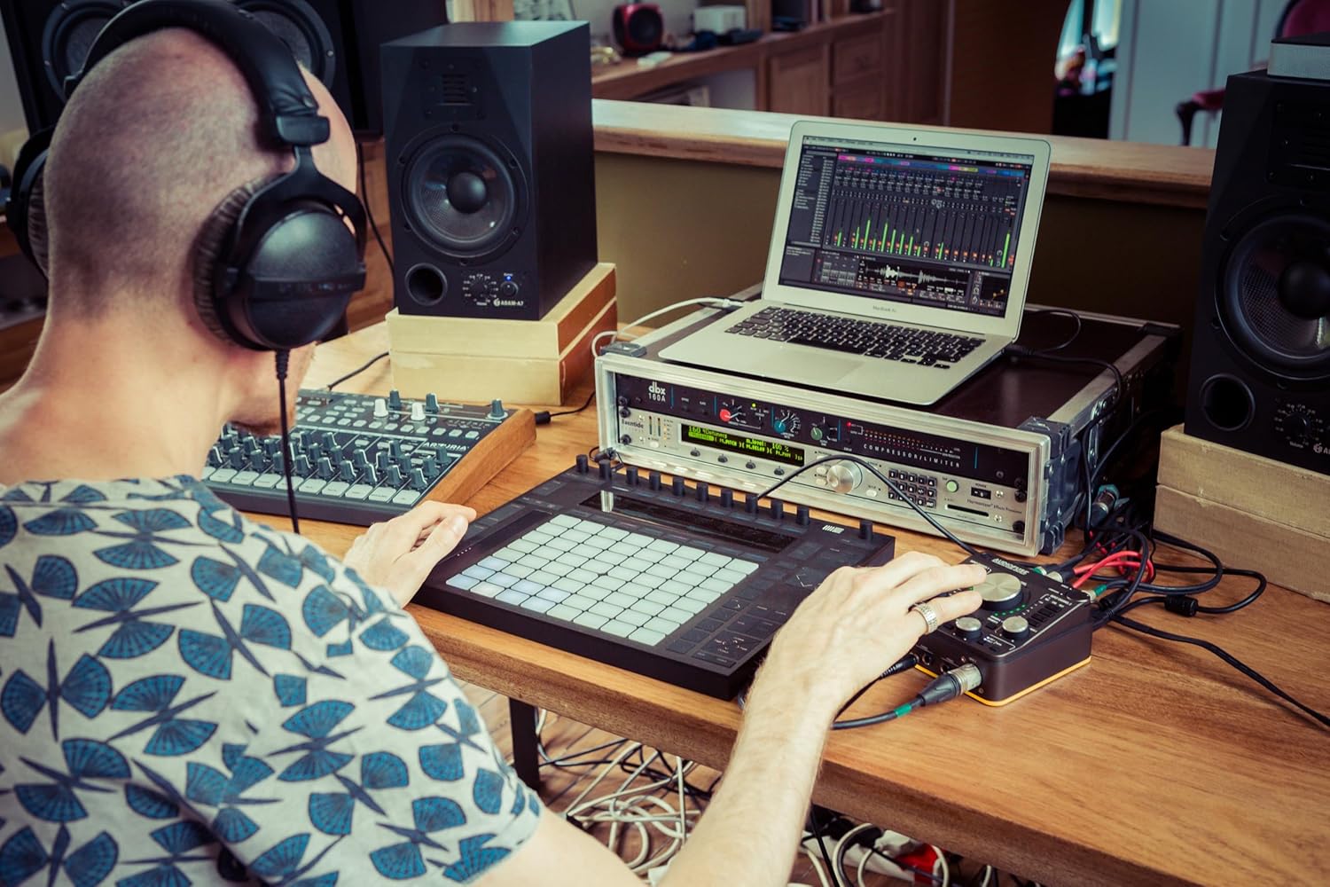 Arturia - AudioFuse - Compact Versatile Audio Interface with Creative Software for Recording, Production, Podcasting, Guitar