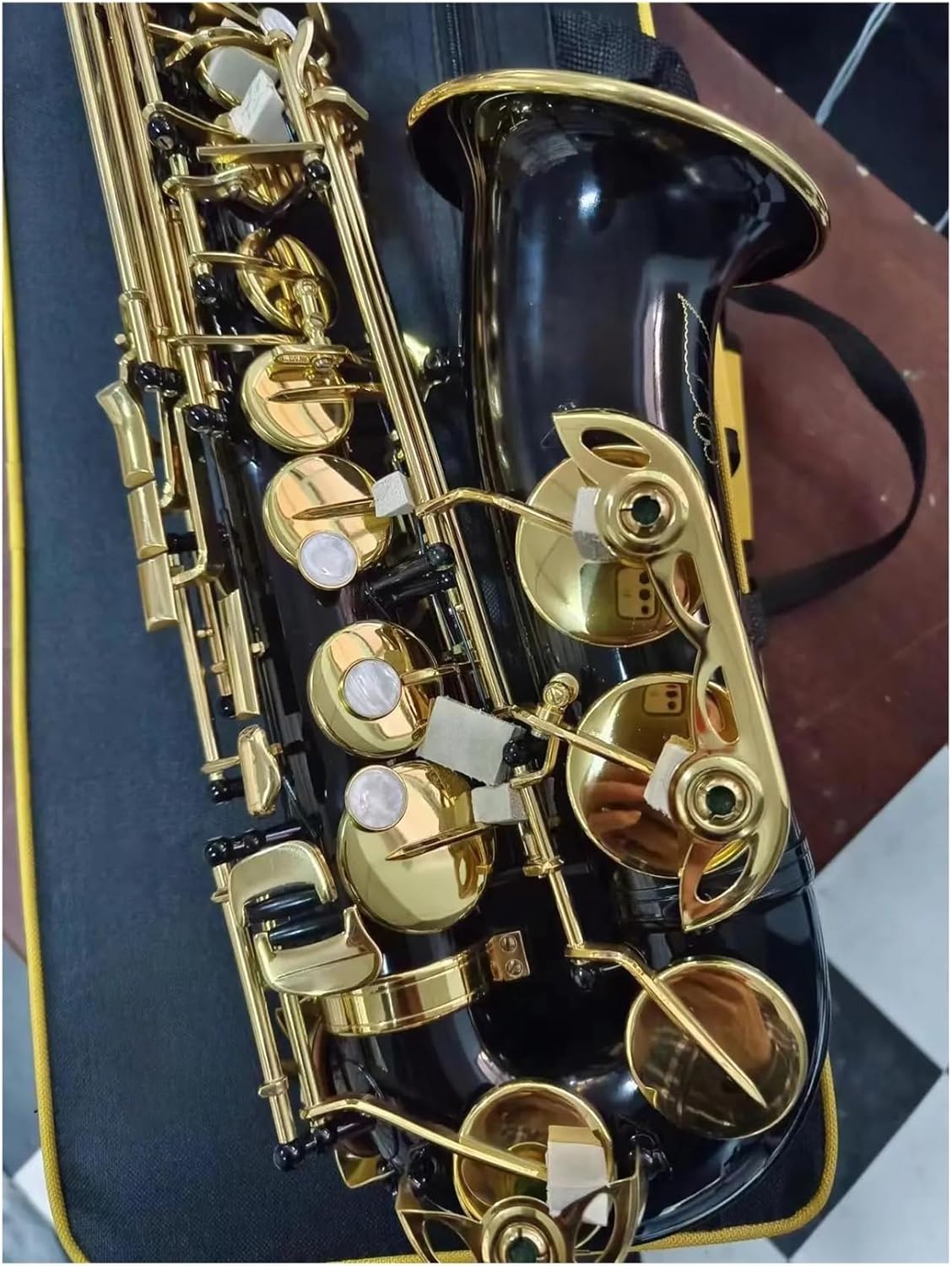 Beginner saxophone Alto Saxophone Sax Glossy Brass Engraved Eb E-flat Wind Instrument With Case