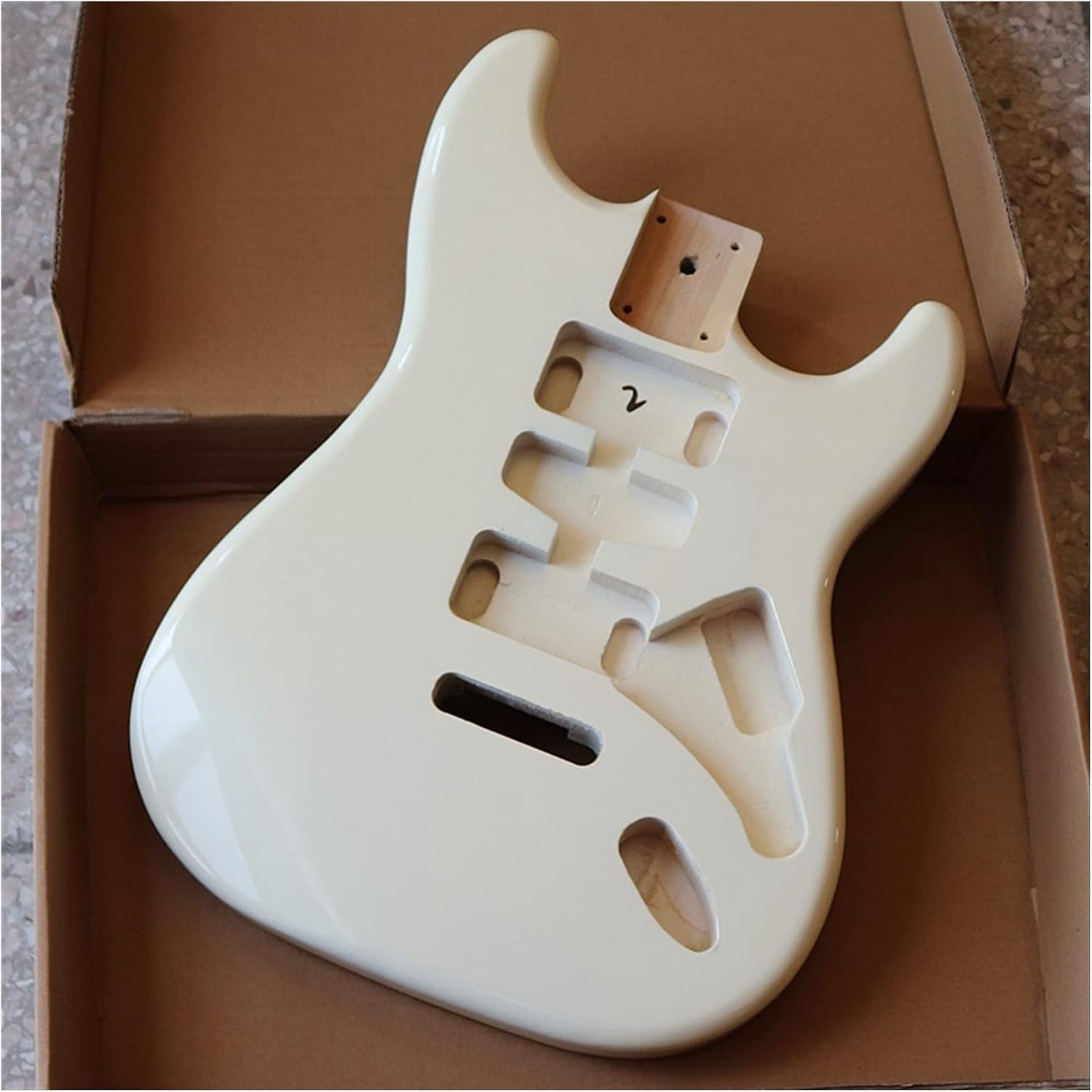 Unfinished Guitar Kit Milky White Poplar Wood ST Guitar Body 6 Strings Electric Guitar Barrel High Gloss ST Wood Barrel Body Parts Handmade ​Guitar Body