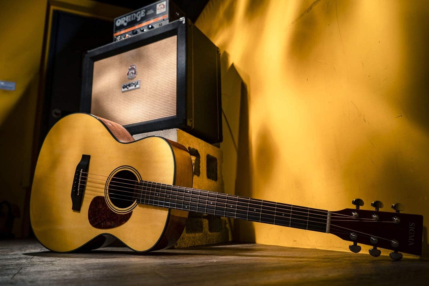 SIGMA 40” Acoustic Guitar, OOO, 4/4 Full-Size, with D'Addario EXP16 Strings, Solid Spruce Top, Vintage Tinted Gloss, Mahogany Back & Sides, Right(10A)