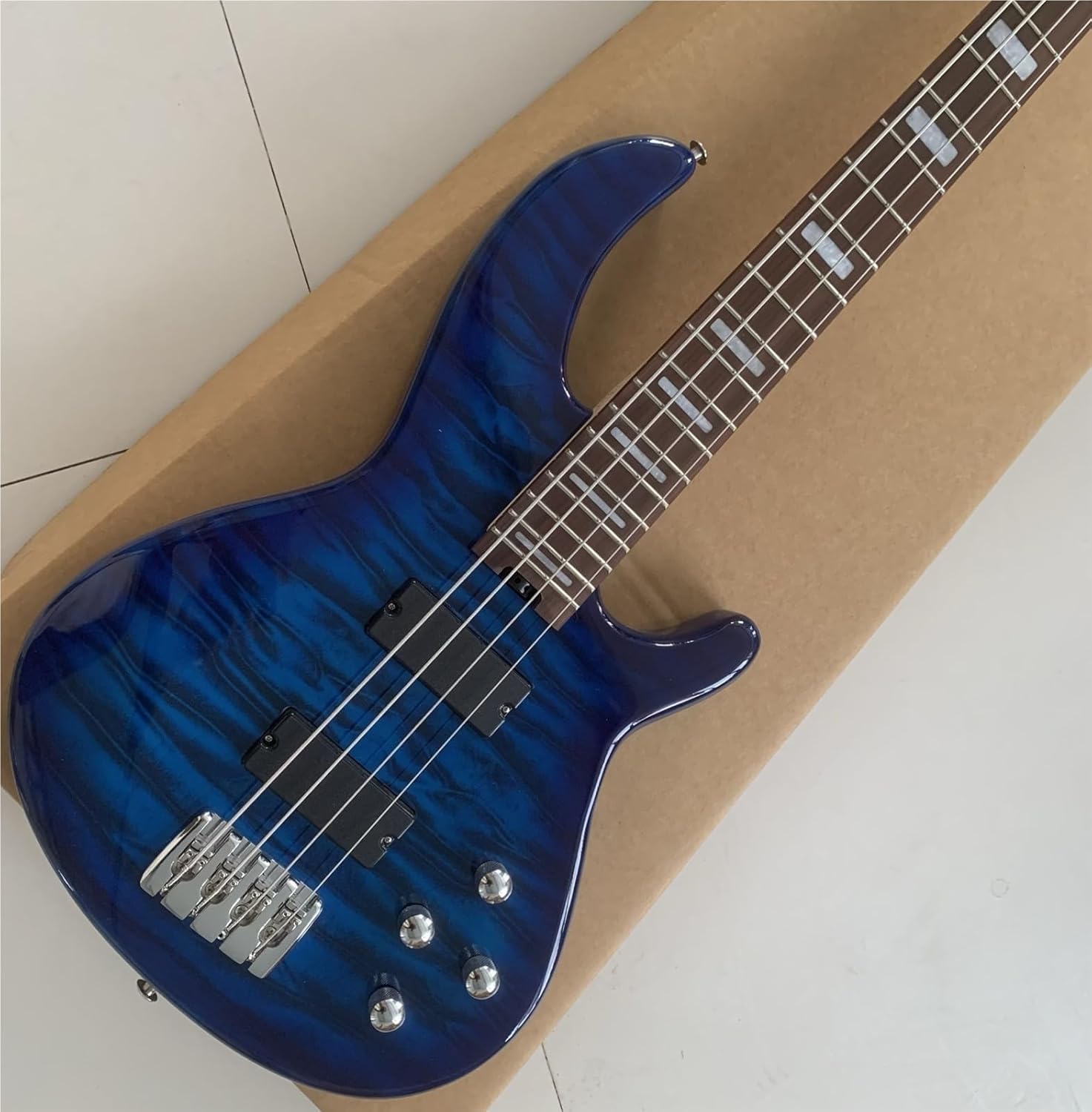 Beginner Electric Guitar Kits 4 String Solid Wood Electric Bass With Transparent Blue Water Ripple Maple Neck