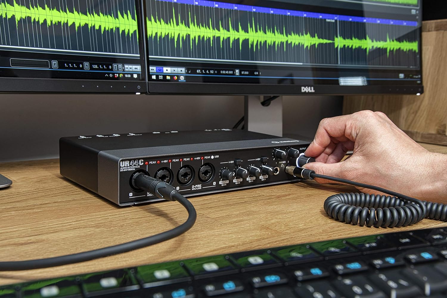 Steinberg UR44C 6x4 USB 3.0 Audio Interface with Cubase AI and Cubasis LE