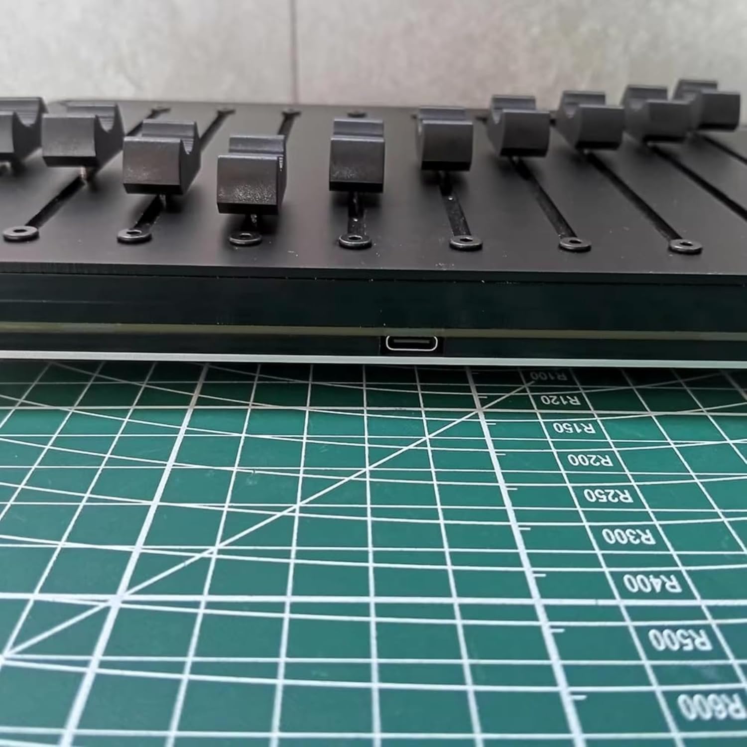 10 Channel MIDI Controller Fader, Customizable CC Messages, USB/Type-C Interface for DAW Software