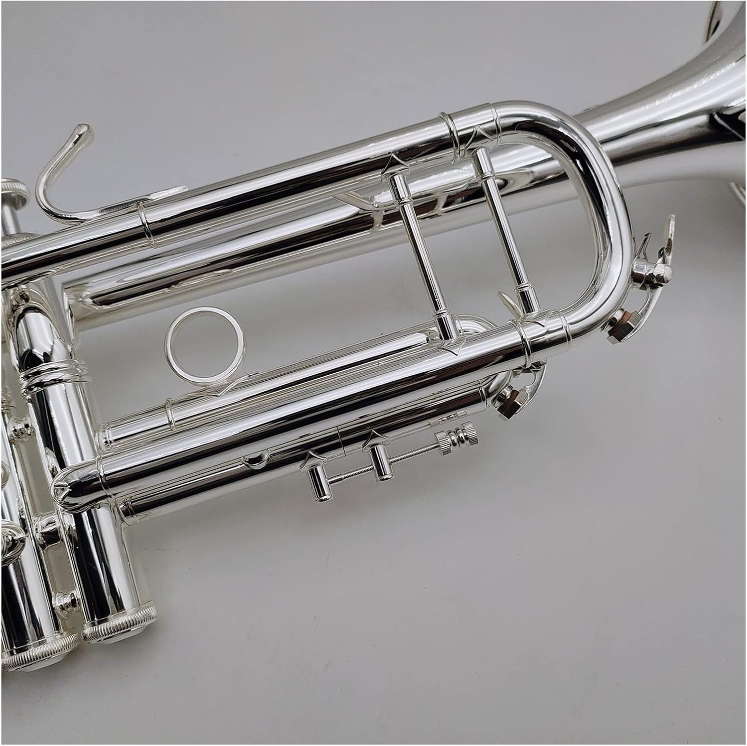 TSTS New Bb Flat Brass Instruments Trumpet Silver Plated Musical Trumpets Set with Mouthpiece Professional Trumpet