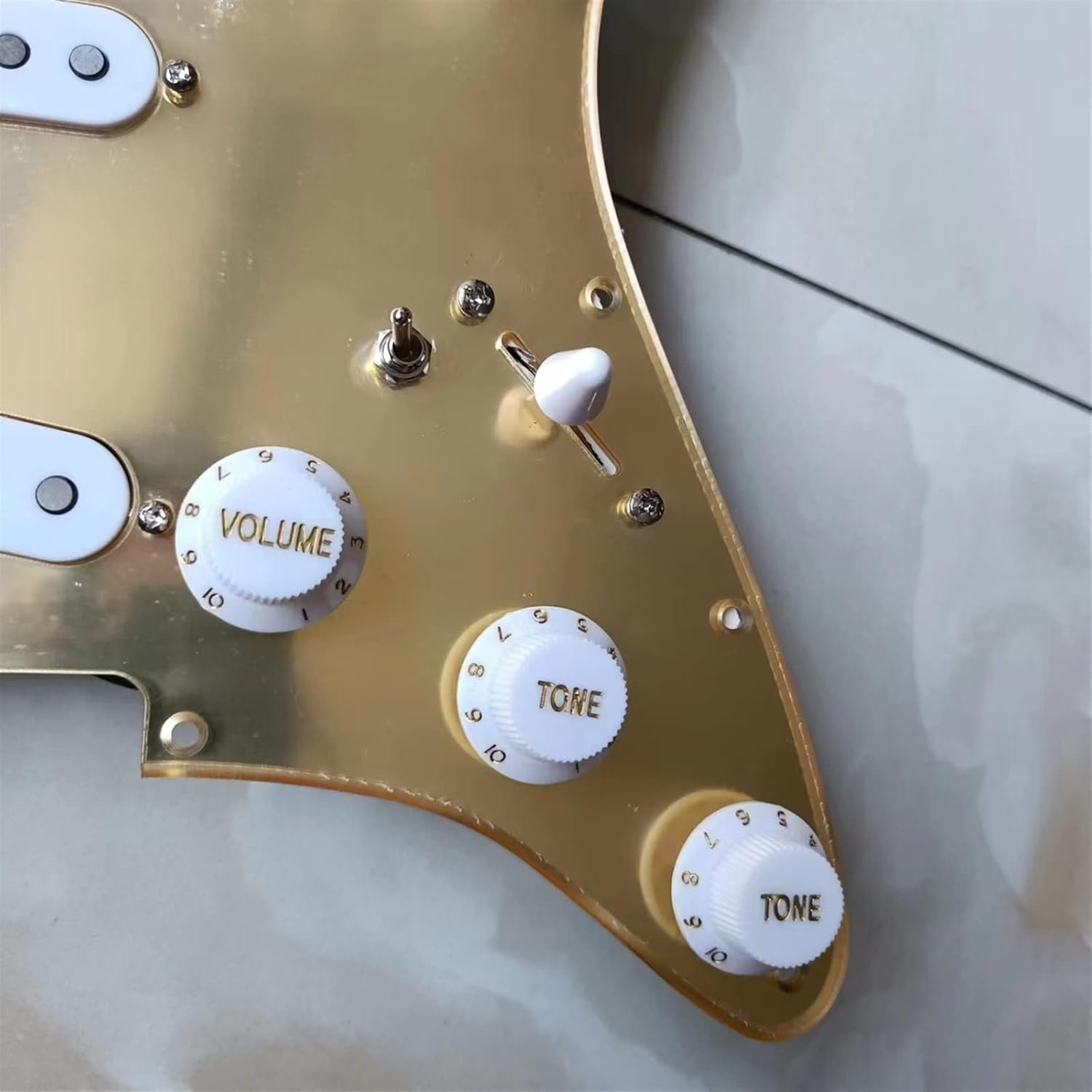 SSS Loaded Electric Guitar Pickguard Set Multifunction Converter Ainico Single Coil Pickup Pickup Set with Pickguard