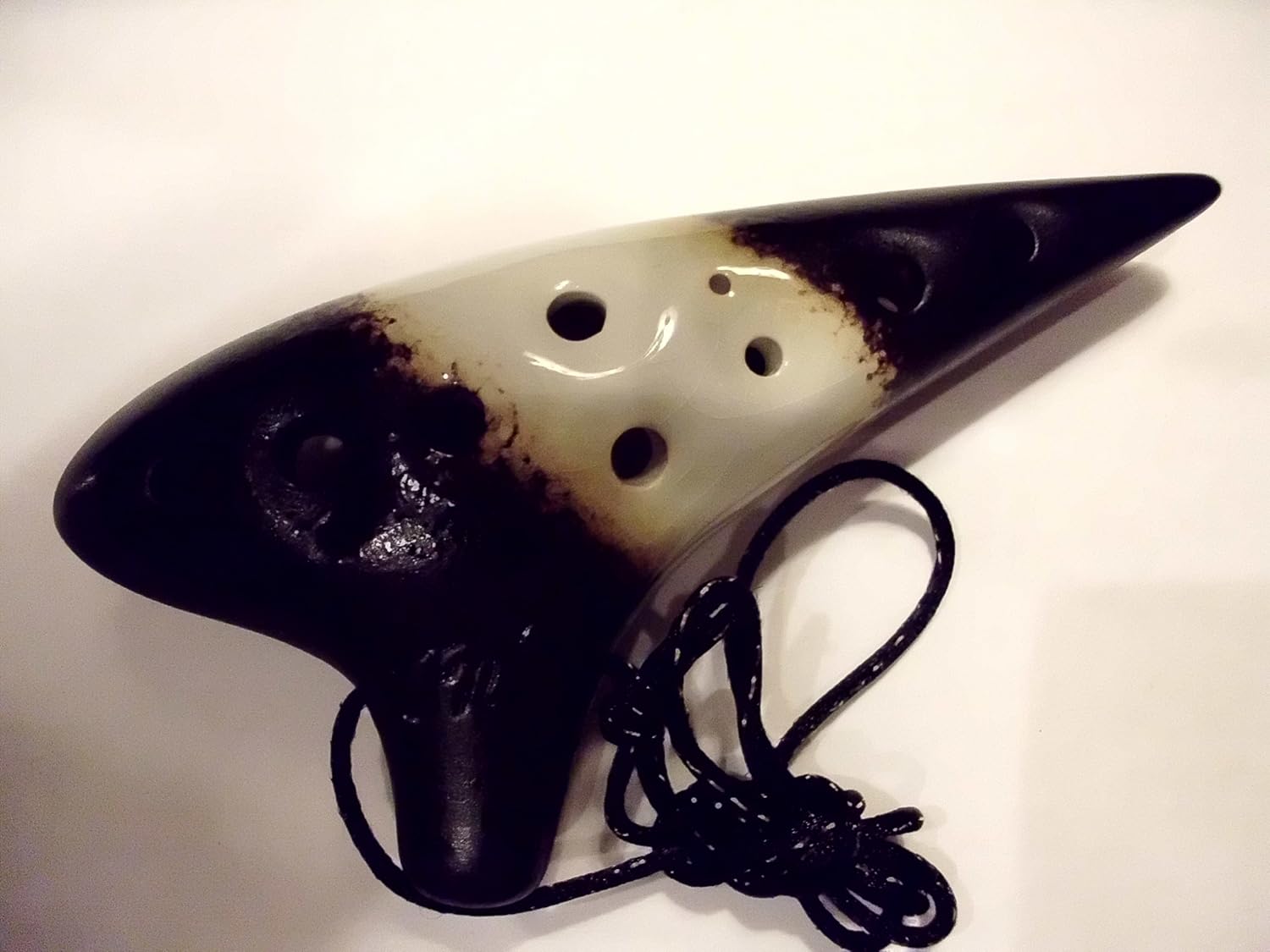 Utopia Black and yellowish white (Panda) interlaced ceramic Ocarina Soprano G - Easy to play Good for beginners