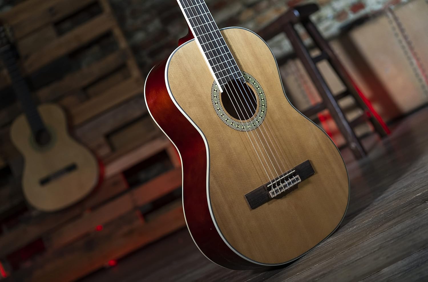 Peavey Delta Woods™ CNS-2™ Classical Nylon String Guitar