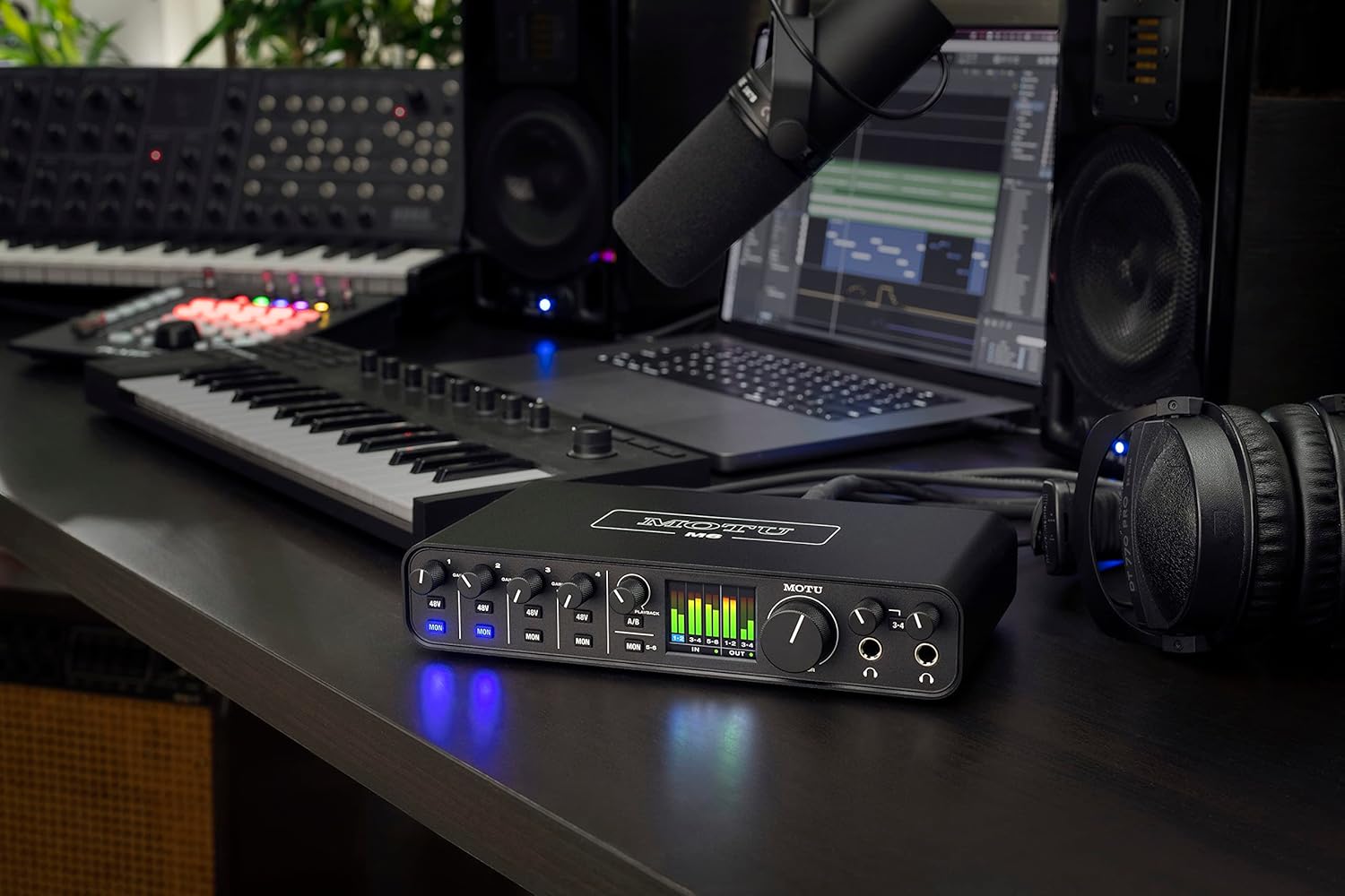 MOTU M6 6x4 USB-C Audio Interface with Studio-Quality Sound