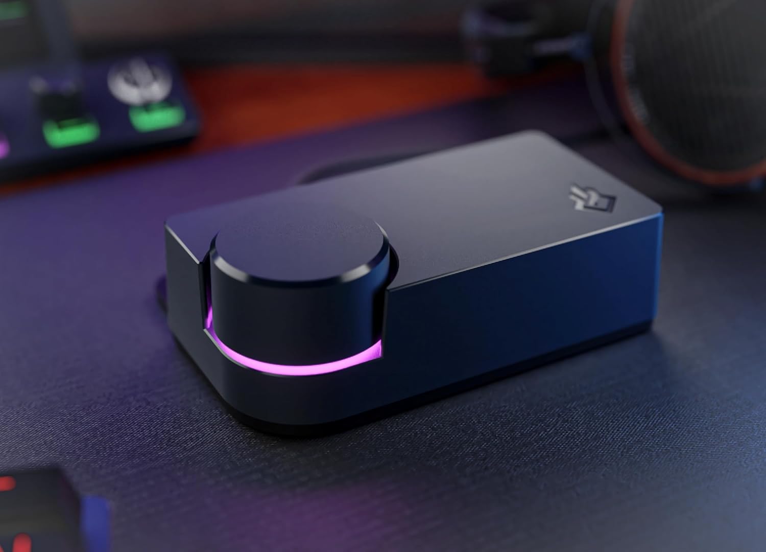 BEACN Studio – USB XLR Audio Interface for Creators, built in DSP mic chain, ultra-low-noise preamp, multi-channel dual PC and console USB-C connections, for Streaming, Gaming, and Podcasting (Dark)