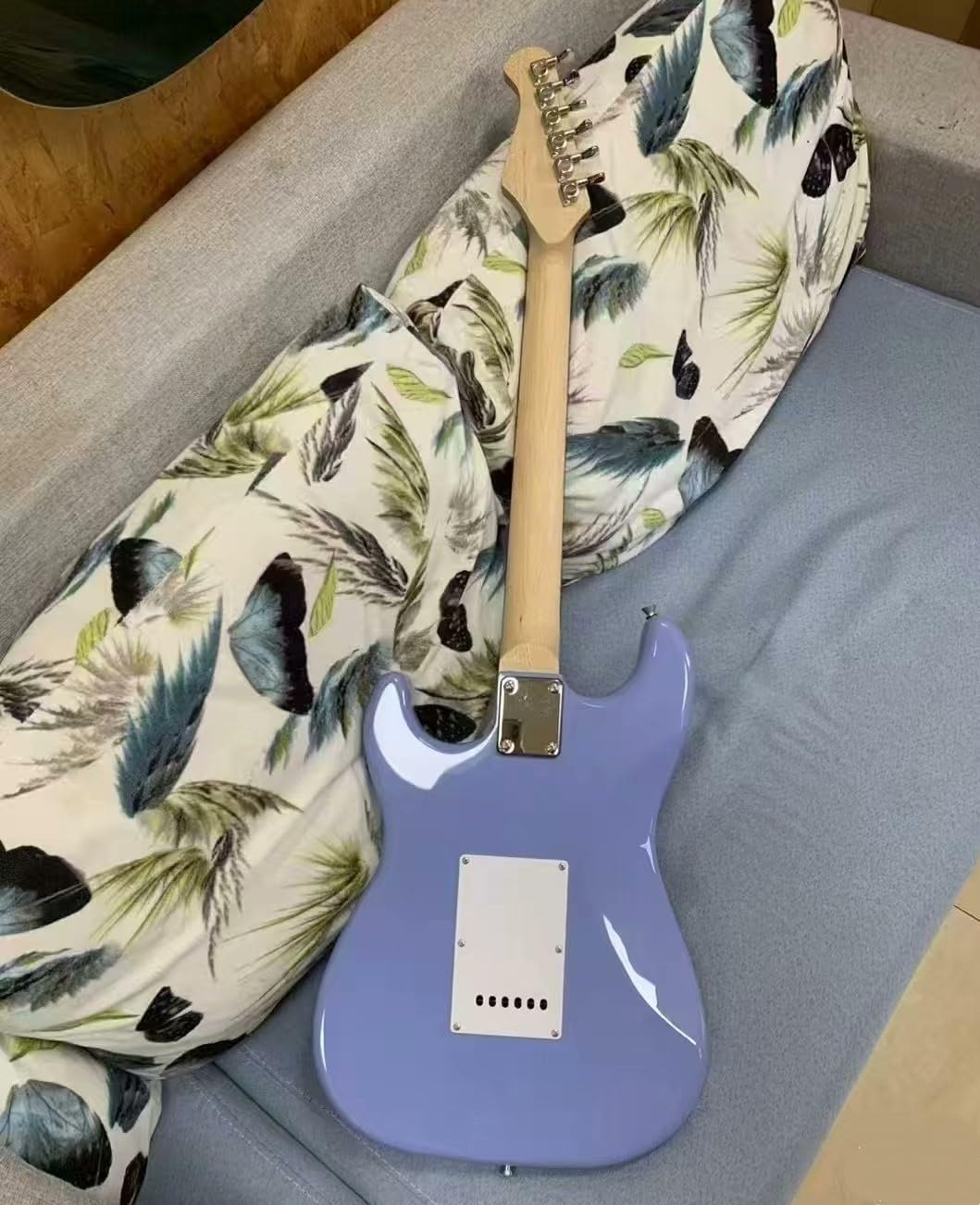 41-inch Solid Wood Purple Electric Guitar with Rosewood Fretboard and Maple Neck