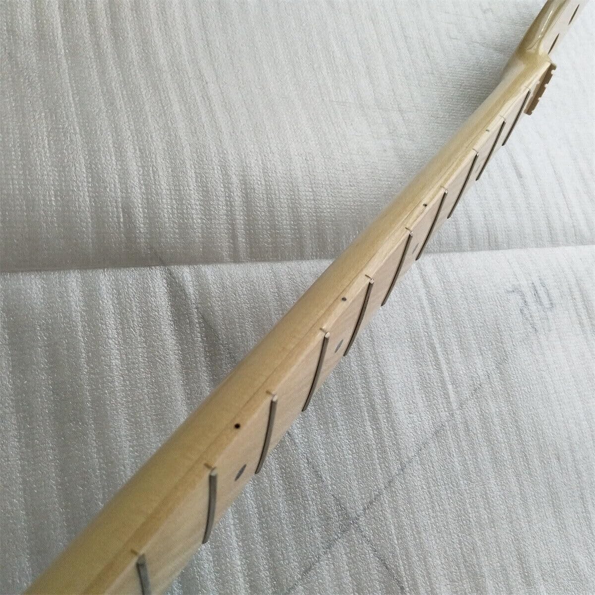 Left Hand/Reverse Head P Bass Guitar Neck 20fret 4string Maple Fingerboard Dot Inlay(Lefty)