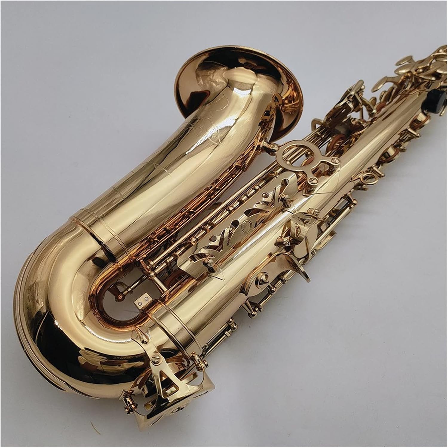 EB Tune Alto Saxophone E Flat Musical Instrument Brass Gold Lacquer Sax with Case and Accessories Student Saxophone