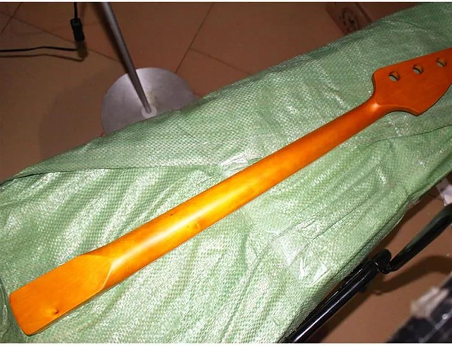 Replacement Maple 4-String Reverse Headstock Electric Bass Guitar Neck, 20 Frets, Rosewood Fingerboard, Glossy Finish