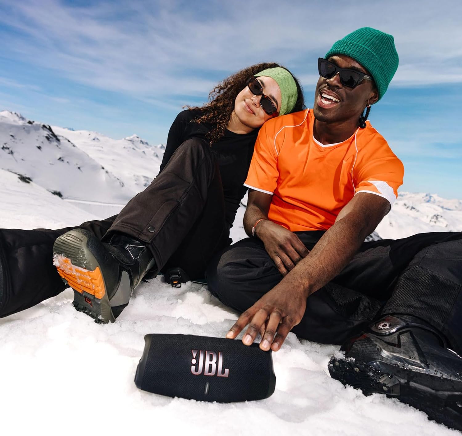 JBL Xtreme 4 Black Portable Bluetooth Speaker w/divvi! Hardshell Case Bundle