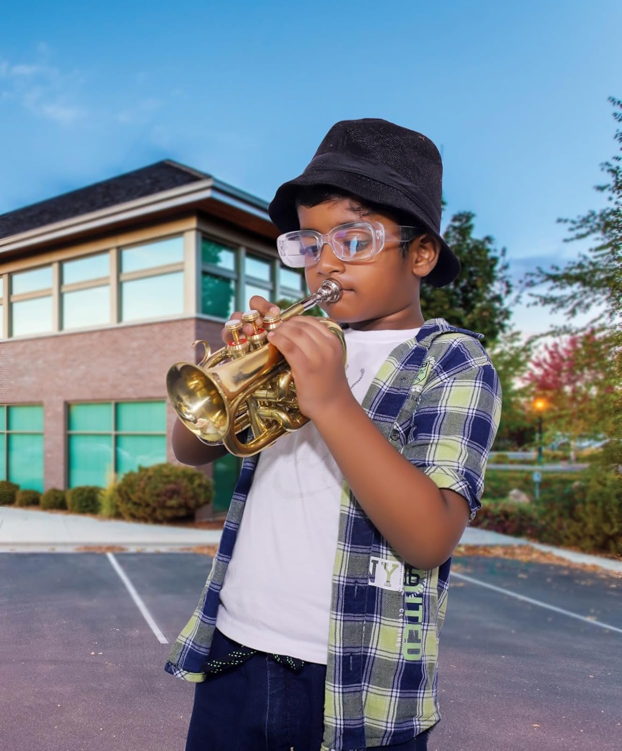 Queen Brass B-Flat Pocket Trumpet for Students and Beginners Gold Finish with 7C Mouthpiece Carrying Case Compact Brass Instrument for Practice and Travel