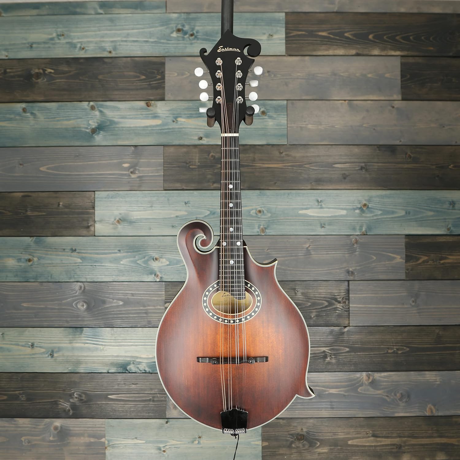 eastman Eastman MD314 FStyle Mandolin with Oval hole. Padded Bag Included