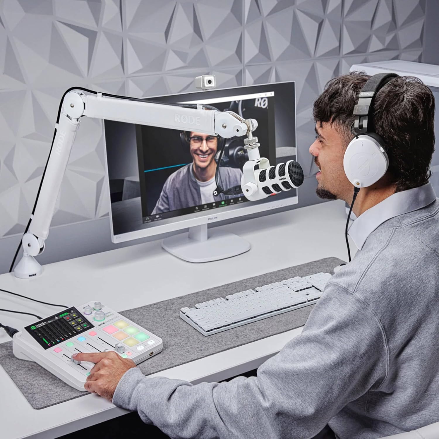 Rode RODECaster Duo with White-out Rode Podmic Dynamic Podcast Microphone, DS2 Desktop Mic Stand, NTH-100 Studio Headphones, RODECaster Duo Cover, SD Card and XLR Cable