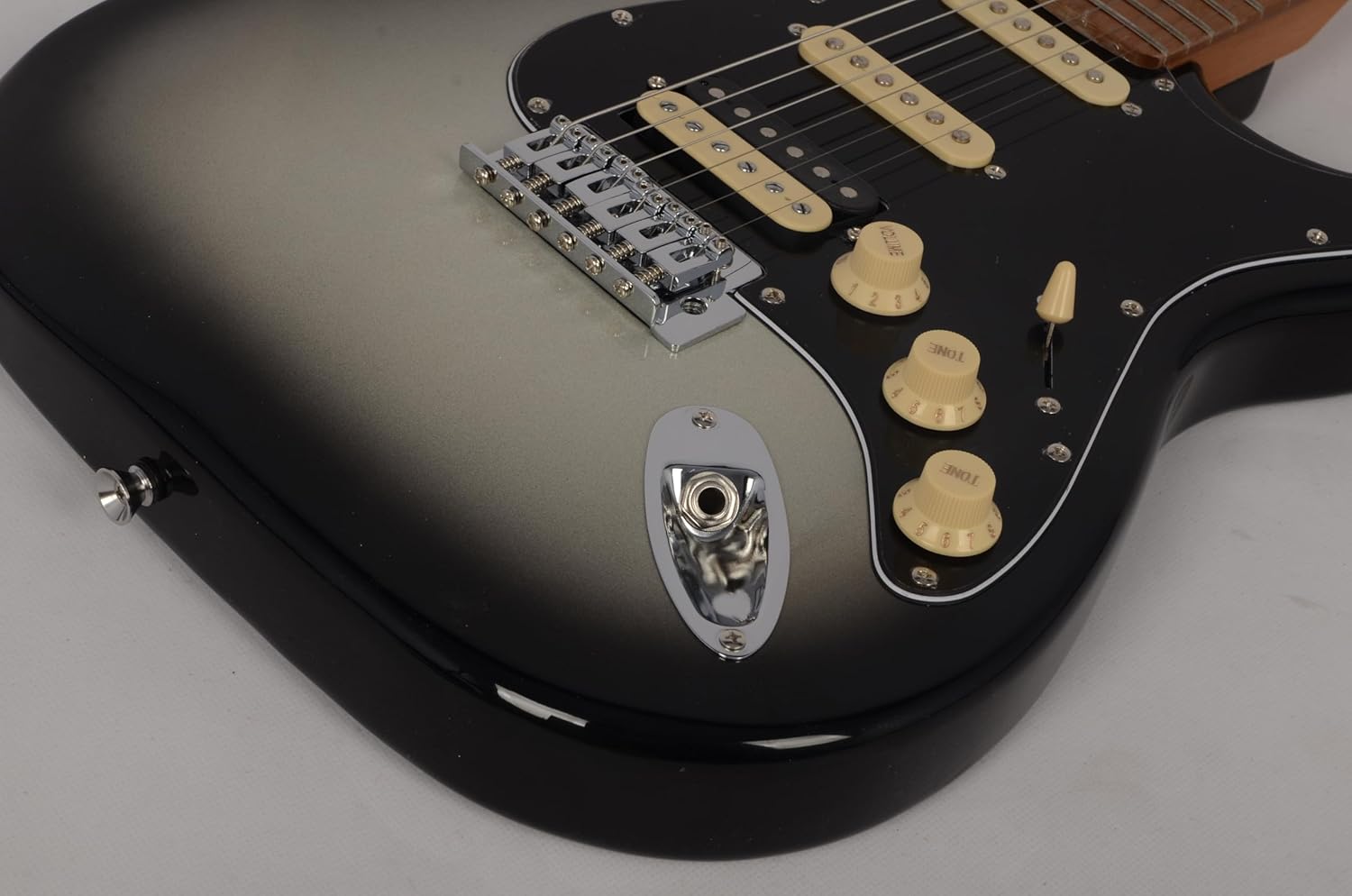 Full Size Solid Body Electric Guitar, ST Electric Guitar, Solid Body Electric Guitar, ST Series Phoenix Wood Body, Maple Neck and Plywood Fingerboard Accessories, Tools and Gig Bag